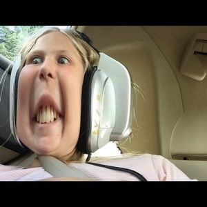 Meet your Posher, Mara